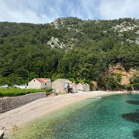Robinson Crusoe Eco Bay Hvar Town
