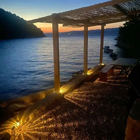 Robinson Crusoe Eco Bay Apartment Hvar Town